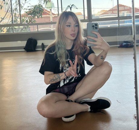 Naakte gelekte OnlyFans-foto van Sasa