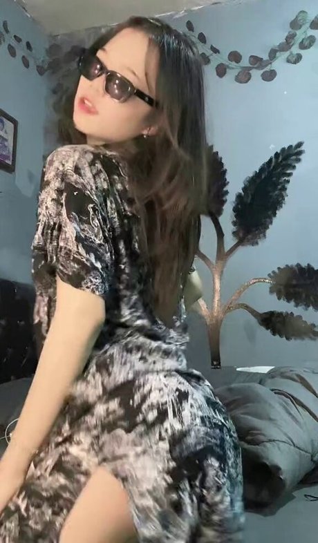 Naakte gelekte OnlyFans-foto van Deraanjela