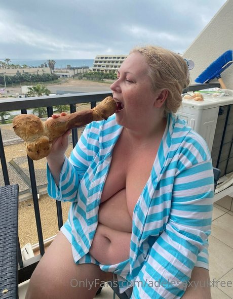 Naakte gelekte OnlyFans-foto van Adelesexyukfree