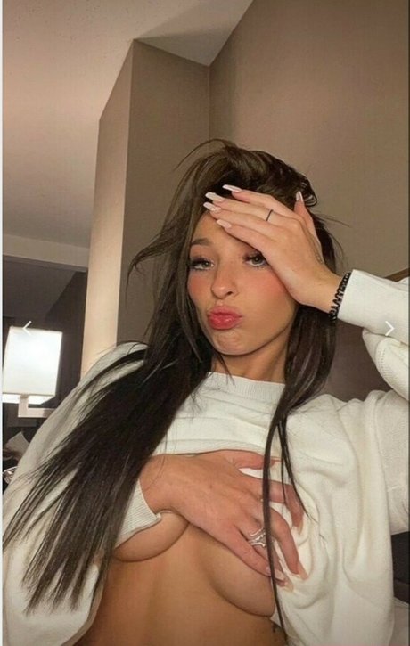 Naakte gelekte OnlyFans-foto van Kateekasey