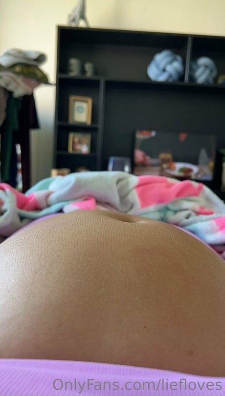 Naakte gelekte OnlyFans-foto van Liefloves