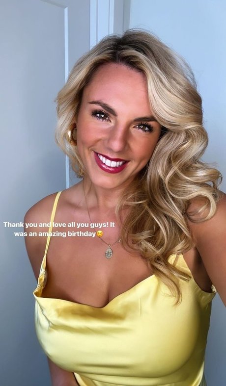 Naakte gelekte OnlyFans-foto van Annie Agar