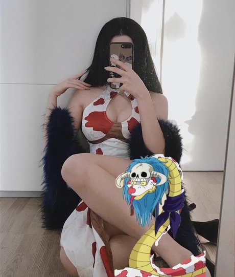 Naakte gelekte OnlyFans-foto van Miruqi