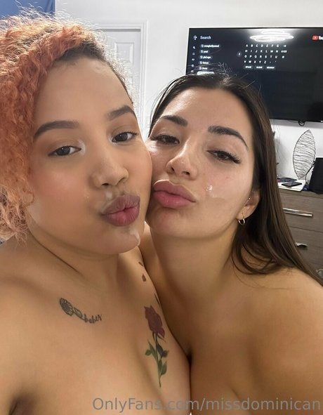 Naakte gelekte OnlyFans-foto van Missdominican