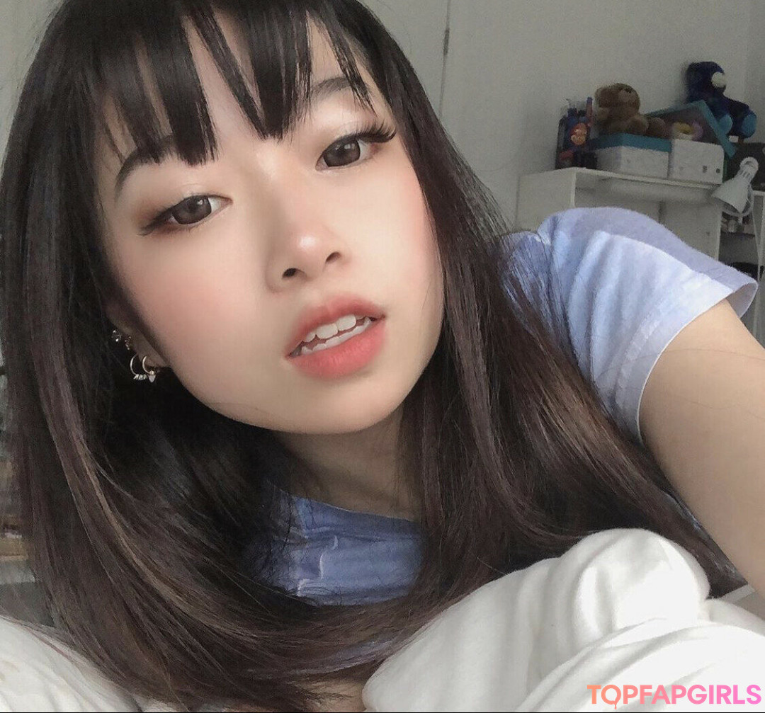 Naakte gelekte OnlyFans-foto van Fruitypoppin #261 Naakte gelekte OnlyFans-foto van Fruitypoppin #261