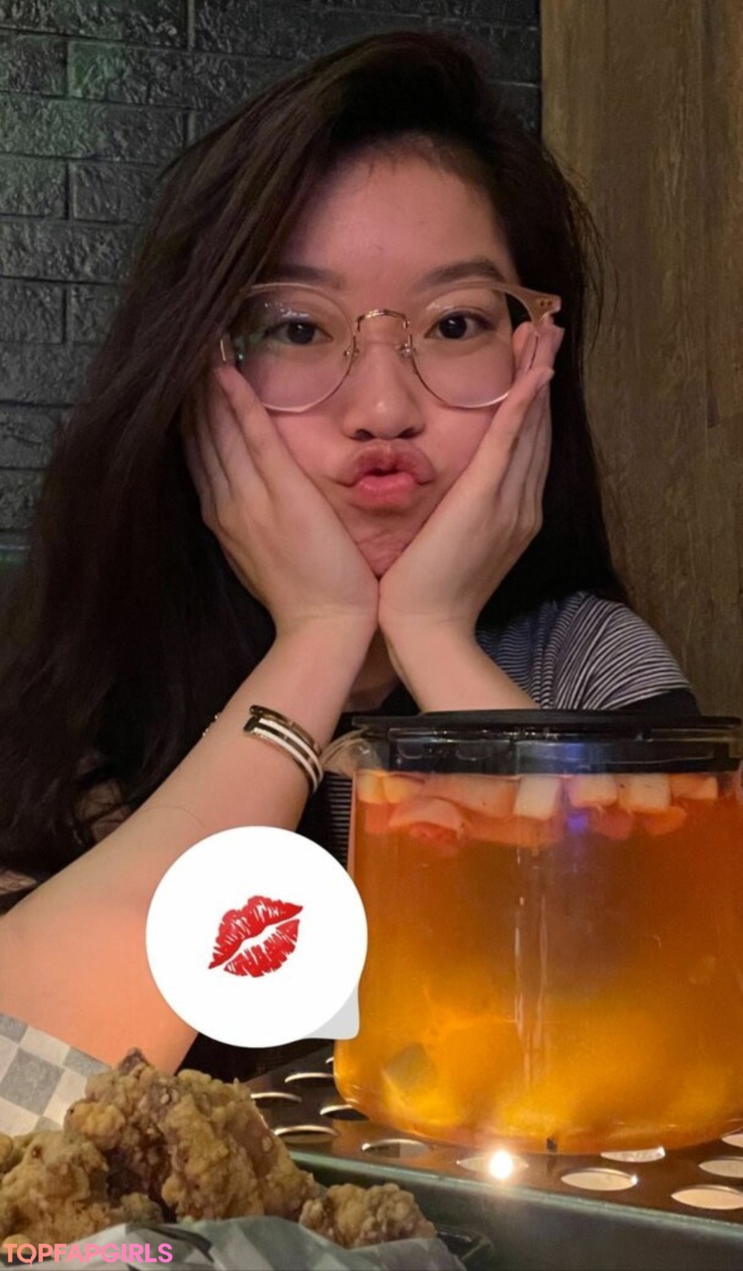 Naakte gelekte OnlyFans-foto van Fruitypoppin #284 Naakte gelekte OnlyFans-foto van Fruitypoppin #284