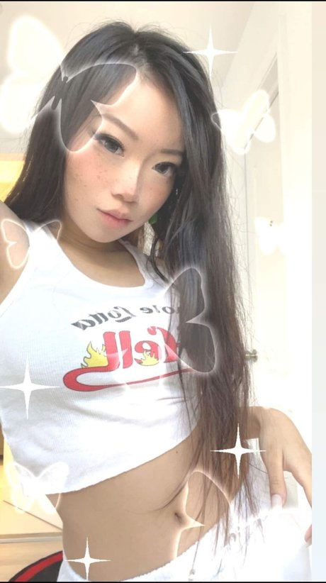 Naakte gelekte OnlyFans-foto van Fruitypoppin