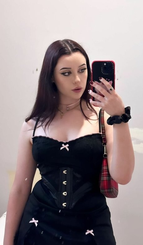 Naakte gelekte OnlyFans-foto van Livbev