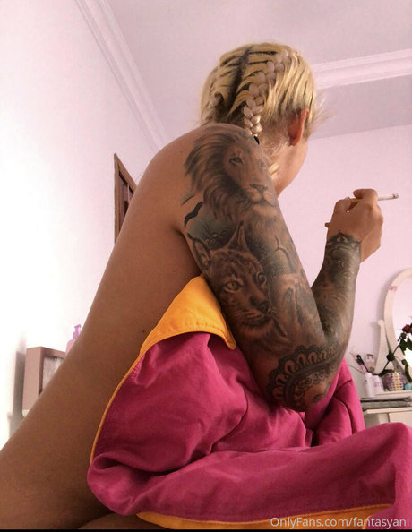 Naakte gelekte OnlyFans-foto van Fantasyani