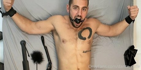 Naakte gelekte OnlyFans-foto van Dantecolle