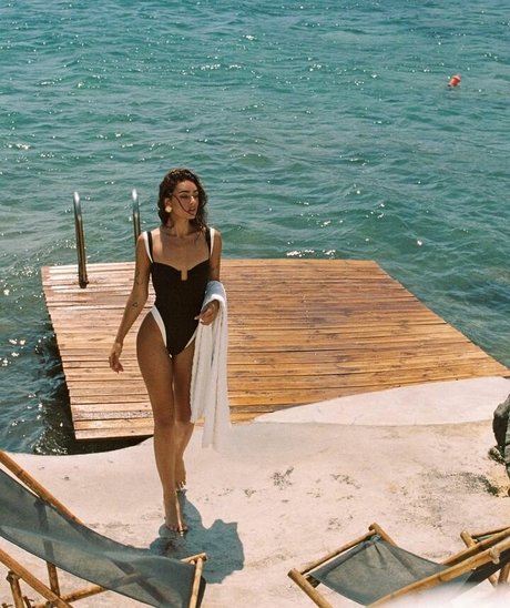 Naakte gelekte OnlyFans-foto van Carla Guetta Cohen