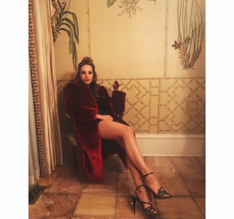 Elizabeth Gillies
