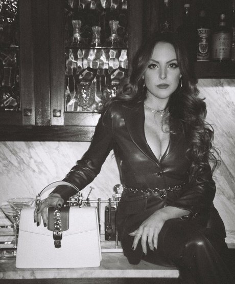 Elizabeth Gillies