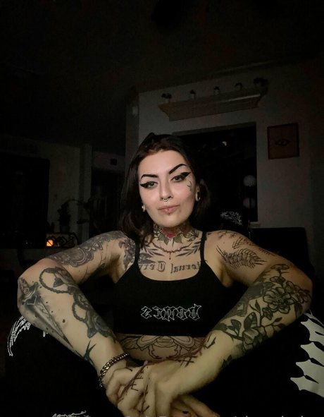 Naakte gelekte OnlyFans-foto van Sierrajadex
