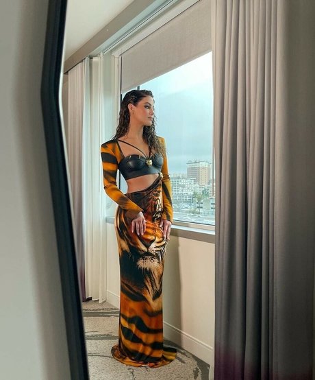 Naakte gelekte OnlyFans-foto van Lululuvely