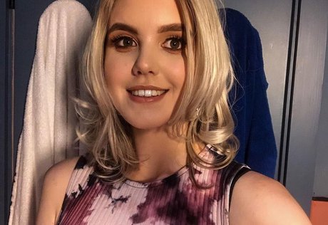 Naakte gelekte OnlyFans-foto van Hoxieloxie