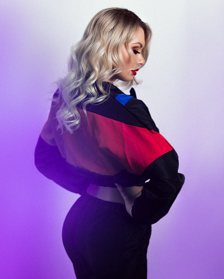 Naakte gelekte OnlyFans-foto van Andrea Kuoni