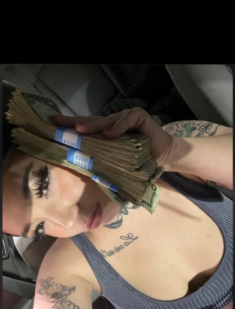 Naakte gelekte OnlyFans-foto van Liv 