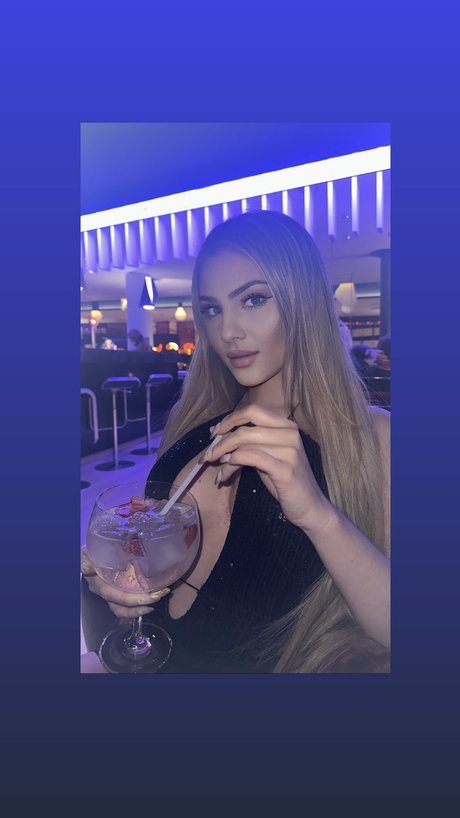 Naakte gelekte OnlyFans-foto van Olgasecret