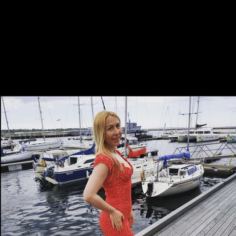 Naakte gelekte OnlyFans-foto van Laura