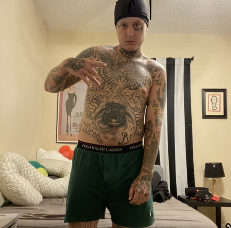 Naakte gelekte OnlyFans-foto van Brian