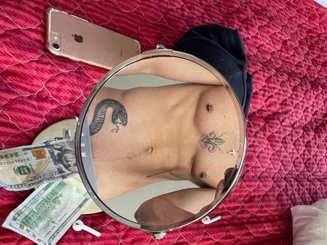 Naakte gelekte OnlyFans-foto van Odilver Castro