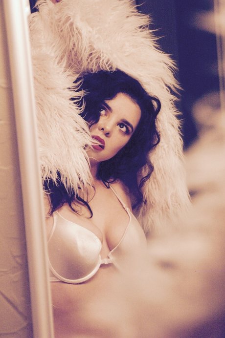 Naakte gelekte OnlyFans-foto van Booty Queen 