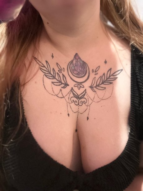 Naakte gelekte OnlyFans-foto van Nyxpriestess