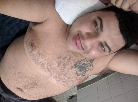 Naakte gelekte OnlyFans-foto van Nosbor