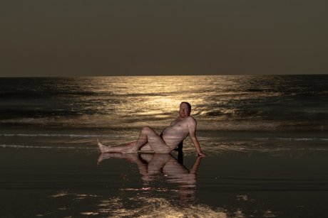Naakte gelekte OnlyFans-foto van Normal2nude