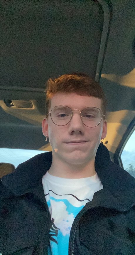Naakte gelekte OnlyFans-foto van Noah 