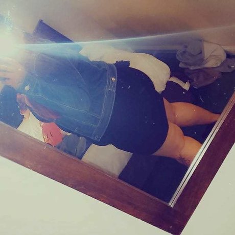 Naakte gelekte OnlyFans-foto van Nina Gonzalez
