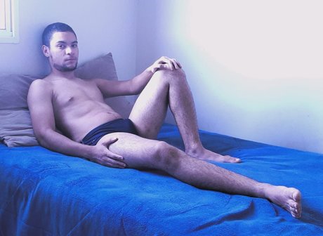 Naakte gelekte OnlyFans-foto van Klxus Bxrrxs