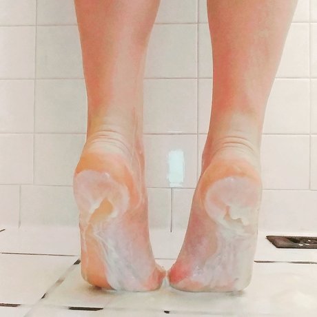 Naakte gelekte OnlyFans-foto van Nikki Johnson