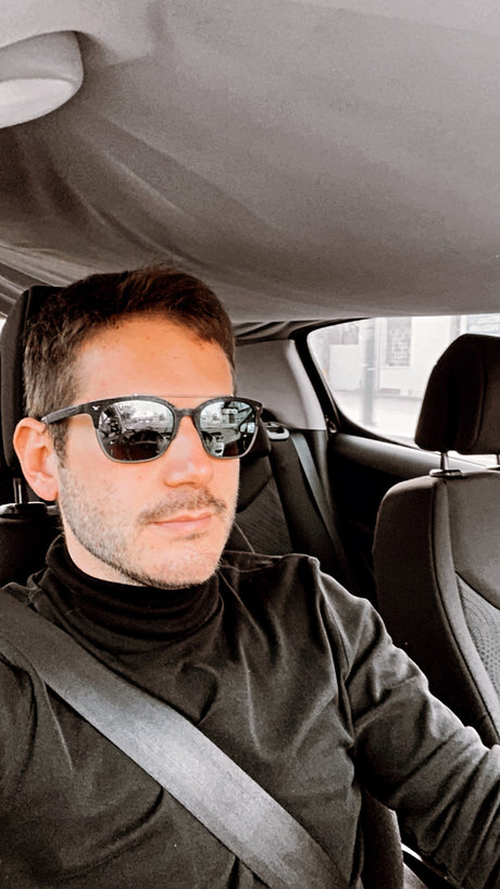 Naakte gelekte OnlyFans-foto van Petros