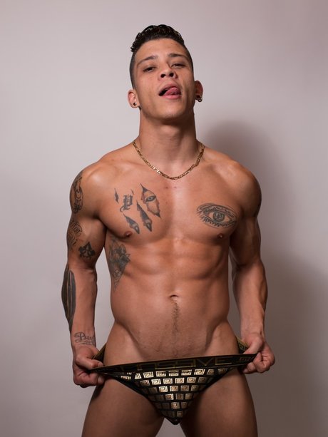 Naakte gelekte OnlyFans-foto van Paul P