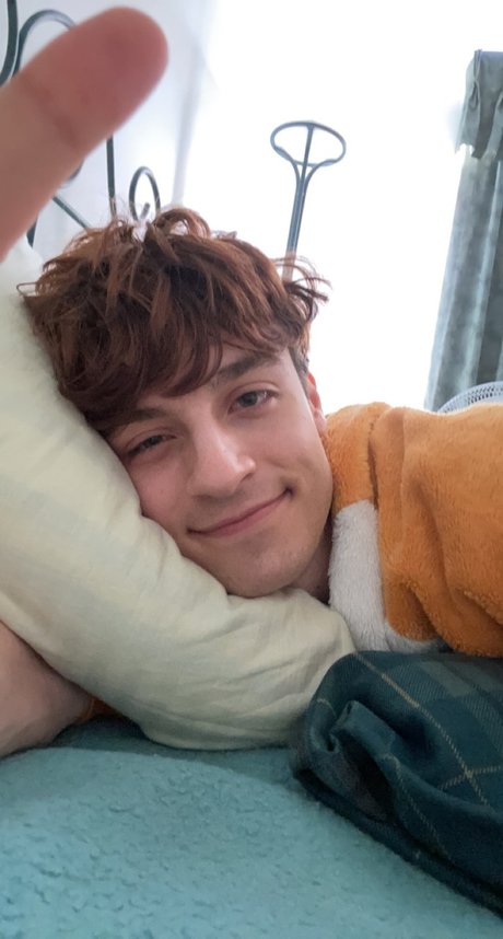 Naakte gelekte OnlyFans-foto van Jojo