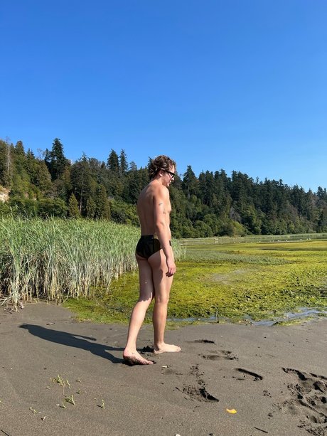 Naakte gelekte OnlyFans-foto van Im Just Ken