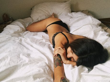 Naakte gelekte OnlyFans-foto van Partymonster
