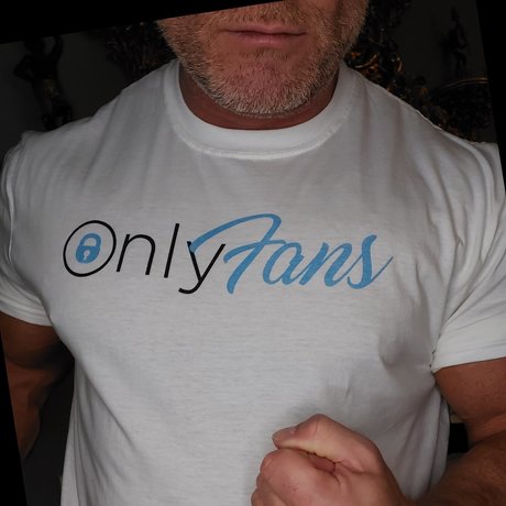 Naakte gelekte OnlyFans-foto van Partagas