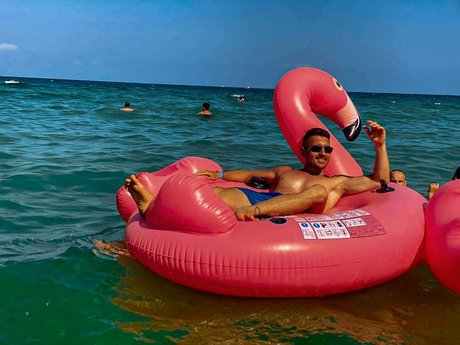 Naakte gelekte OnlyFans-foto van Pappa Zhan