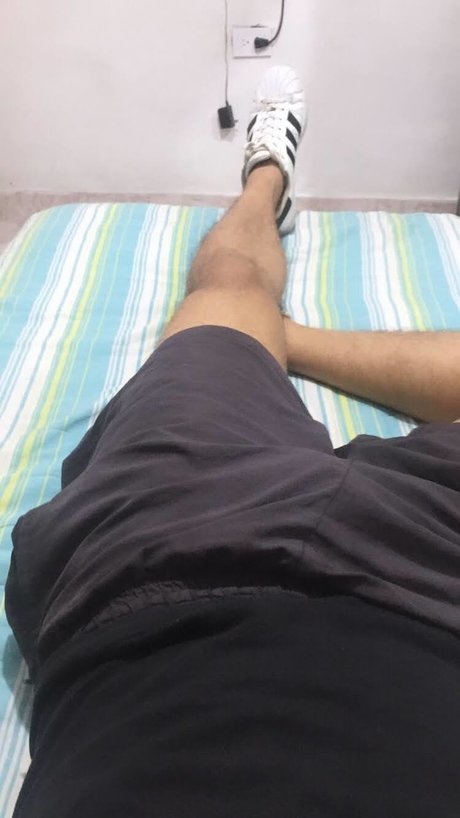 Naakte gelekte OnlyFans-foto van Paisa Hot