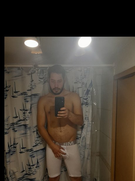 Naakte gelekte OnlyFans-foto van Daniel Pacheco