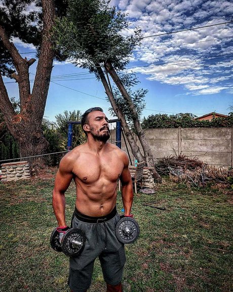 Naakte gelekte OnlyFans-foto van Pablo Cuenta Oficial