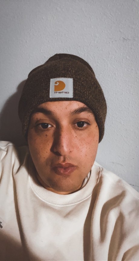 Naakte gelekte OnlyFans-foto van Peach