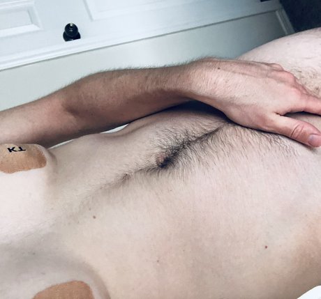 Naakte gelekte OnlyFans-foto van Ozzy