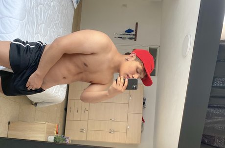 Naakte gelekte OnlyFans-foto van Oswaldo