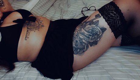 Naakte gelekte OnlyFans-foto van Onlytash20