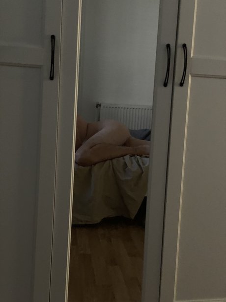 Naakte gelekte OnlyFans-foto van Nath