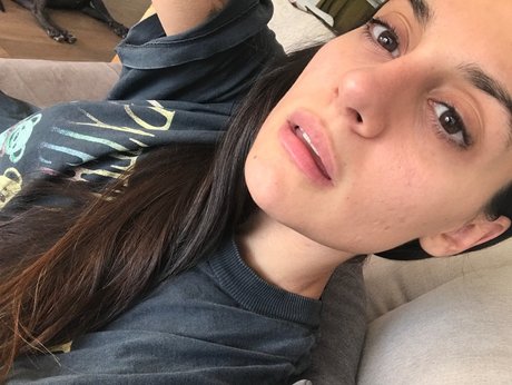 Naakte gelekte OnlyFans-foto van Flo 